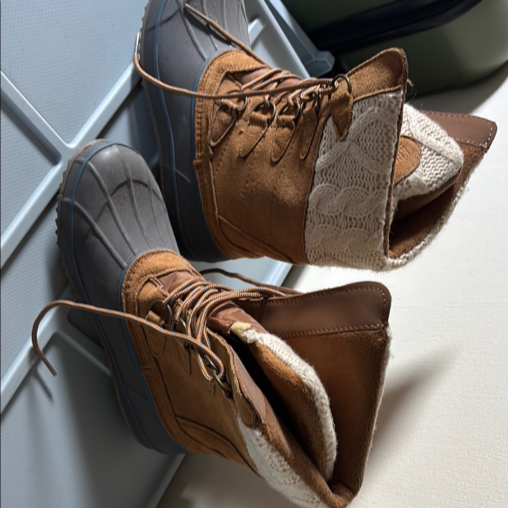 Khombu Brown and Cream Winter Boots